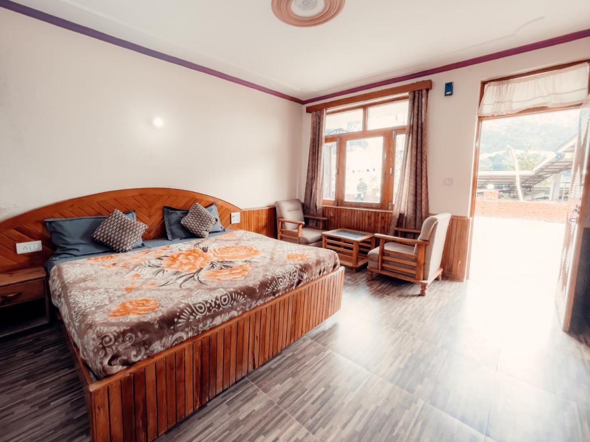 Cafe Monkbase- Food And Stay Manali  Exterior photo