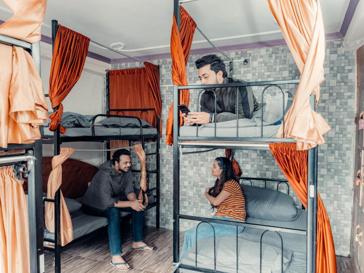 Cafe Monkbase- Food And Stay Manali  Exterior photo