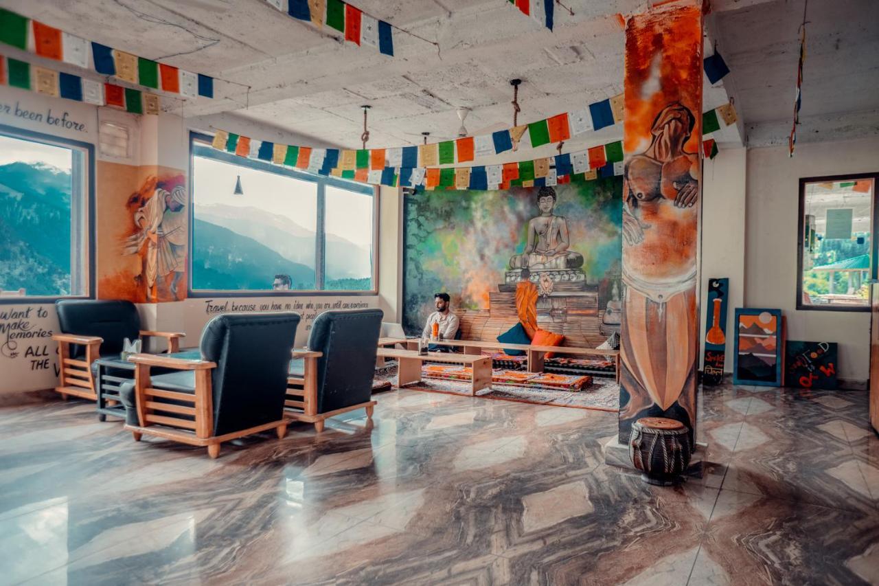 Cafe Monkbase- Food And Stay Manali  Exterior photo